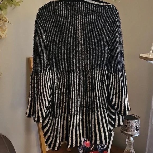 Chico's Sweater Shrug Cardigan Tan And Black - Picture 5 of 7